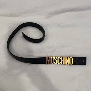 MOSCHINO Black Leather Belt and Gold logo